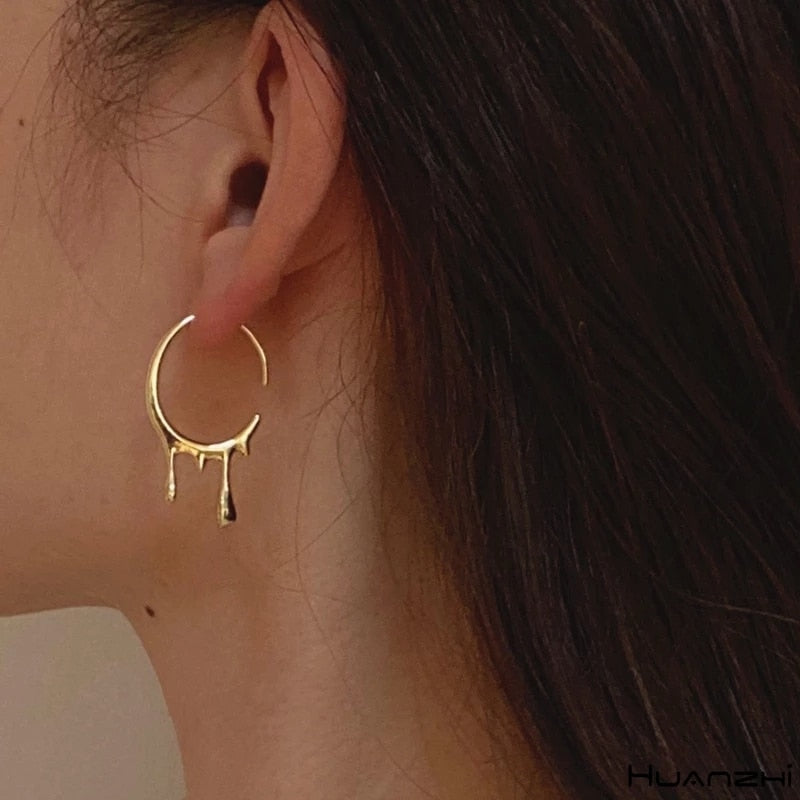 C-shaped Water Droplets Hoop Earring