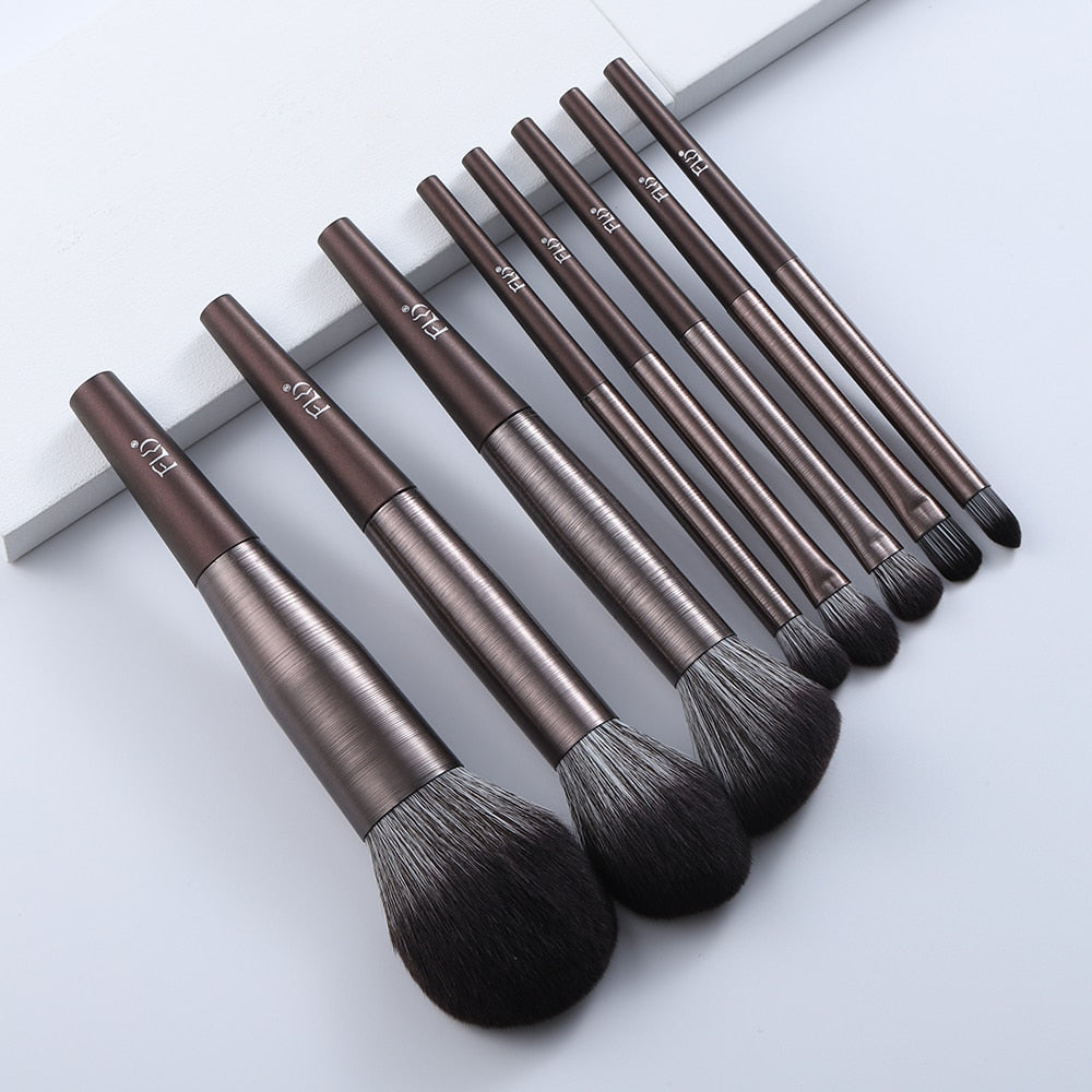 11/8pcs Natural Hair Makeup Brushes