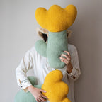 Tuilp Throw Pillows