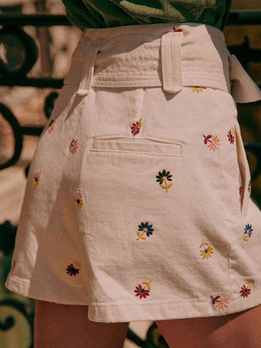 Daisy Embroidery Shorts