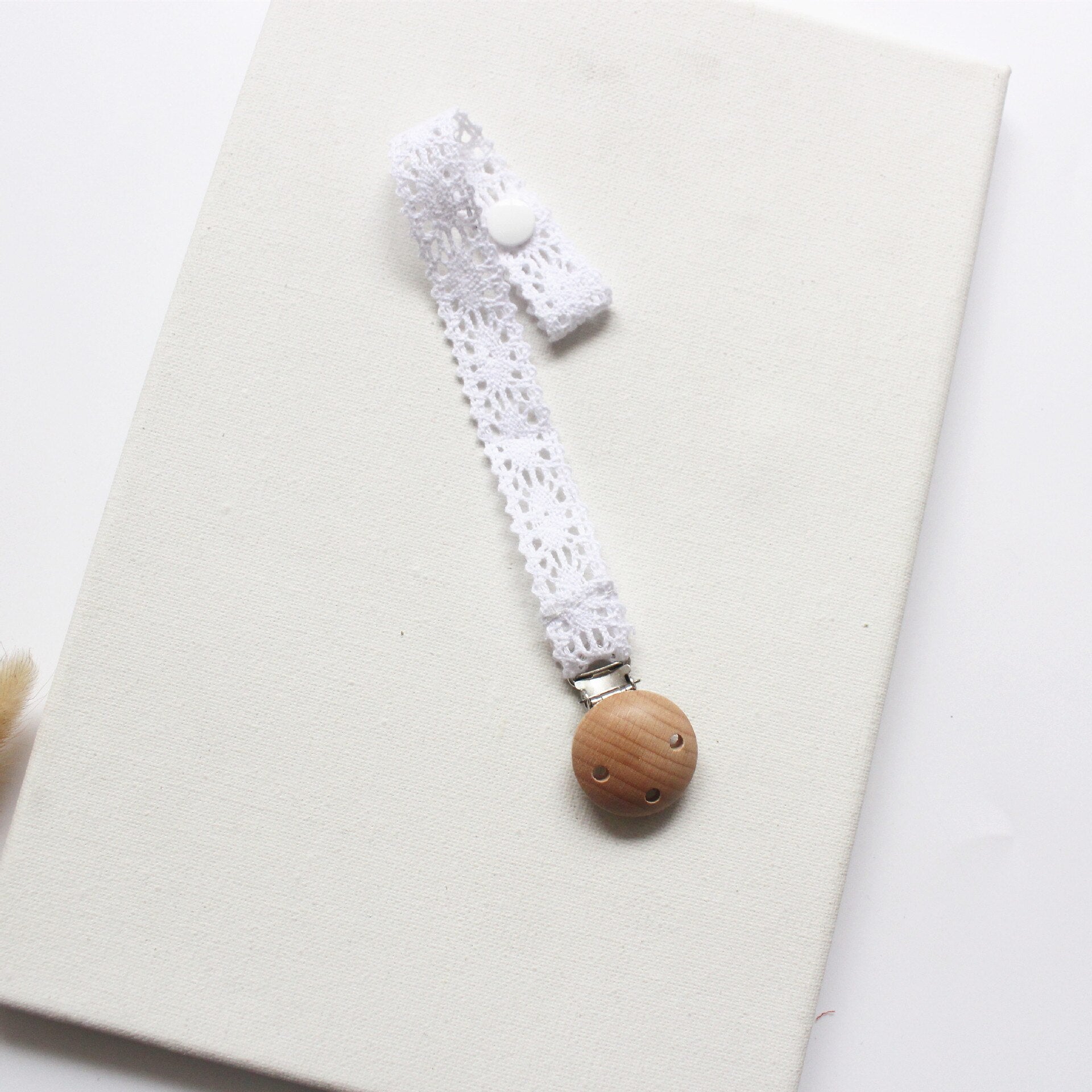 Pacifier Clip Small Daisy Lace