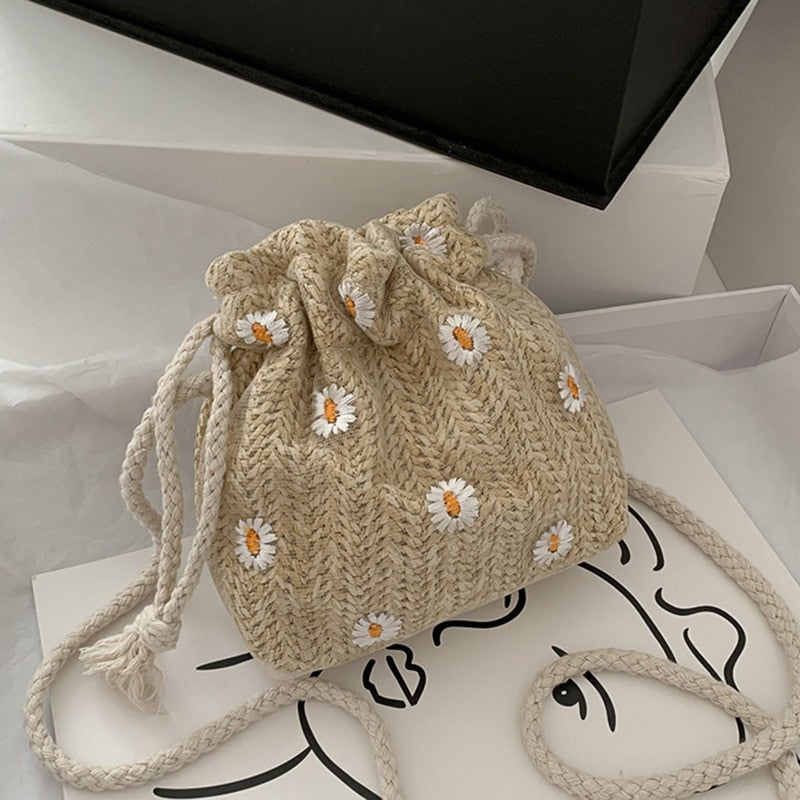 Daisy Straw Bucket Bag