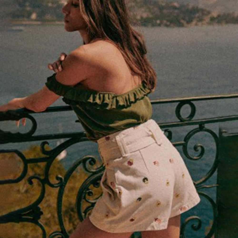 Daisy Embroidery Shorts
