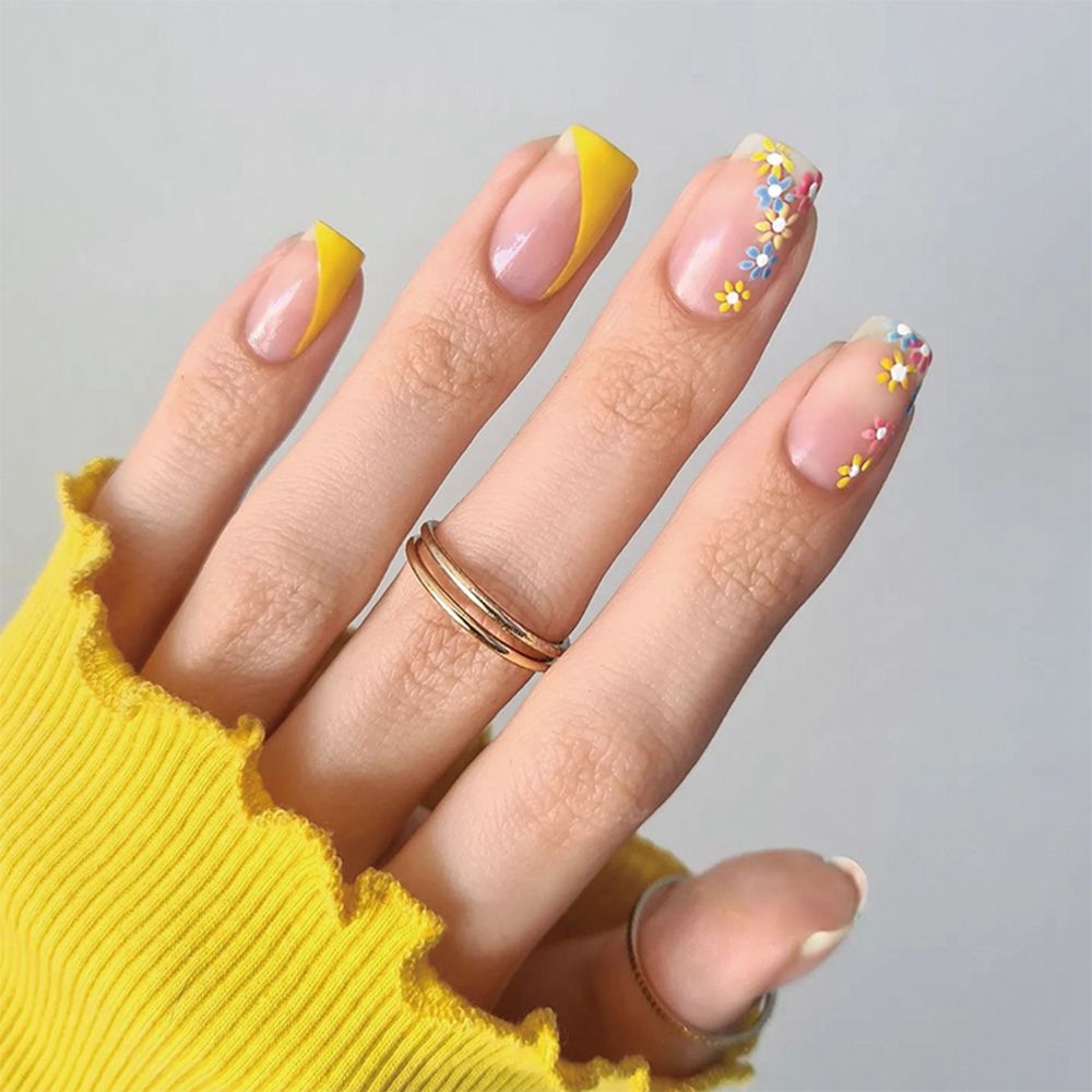 24pcs/Box Yellow Flowers Square Press On Nails