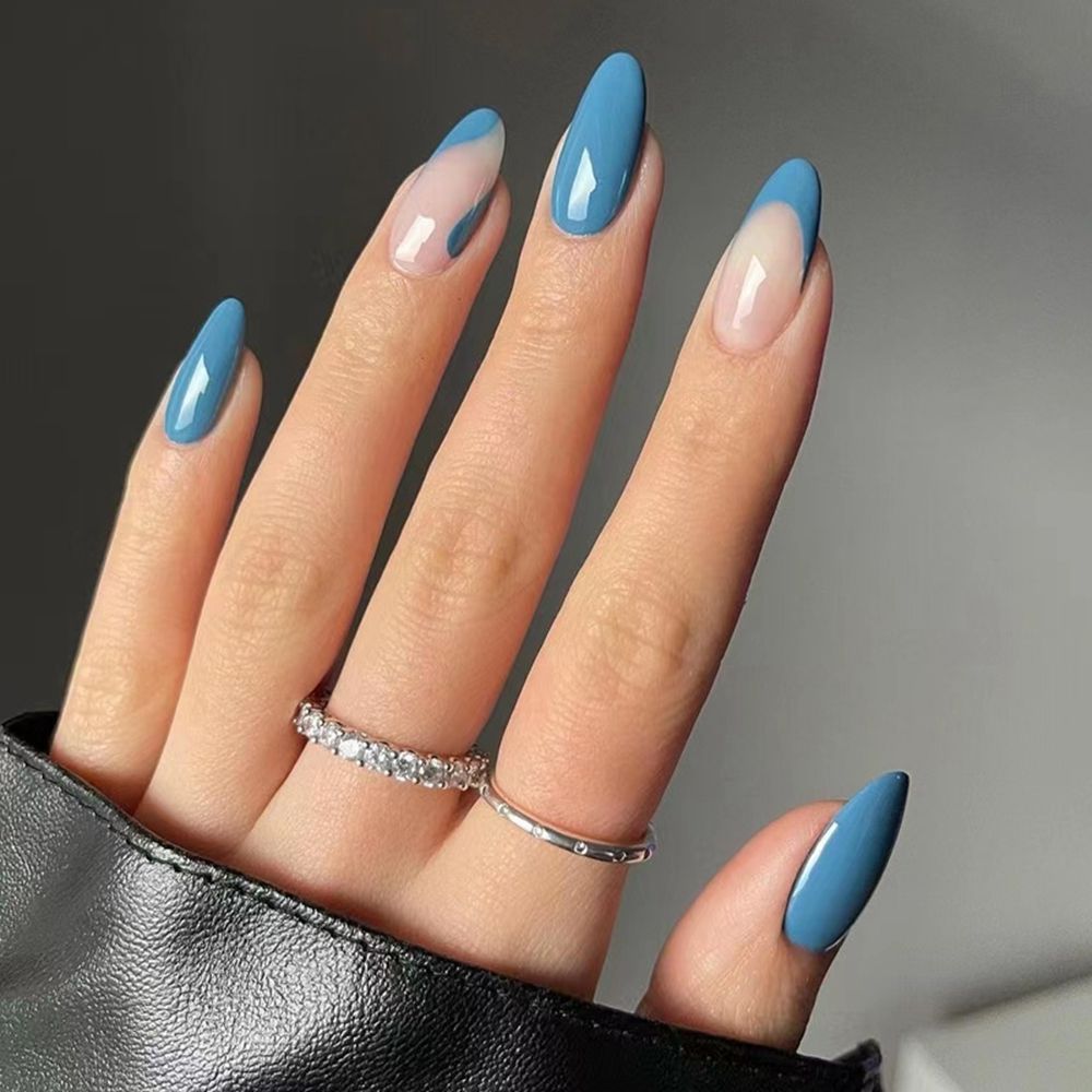 24pcs Small Oval Press On Nail Smiley Face