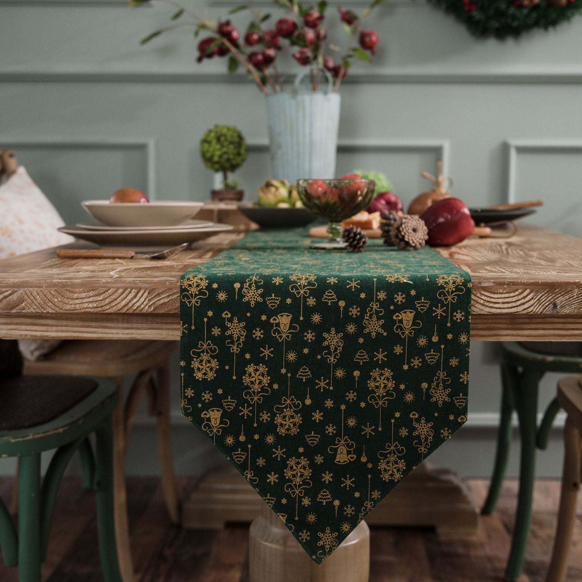 Green Christmas Tree Snowflake Linen Table Runner