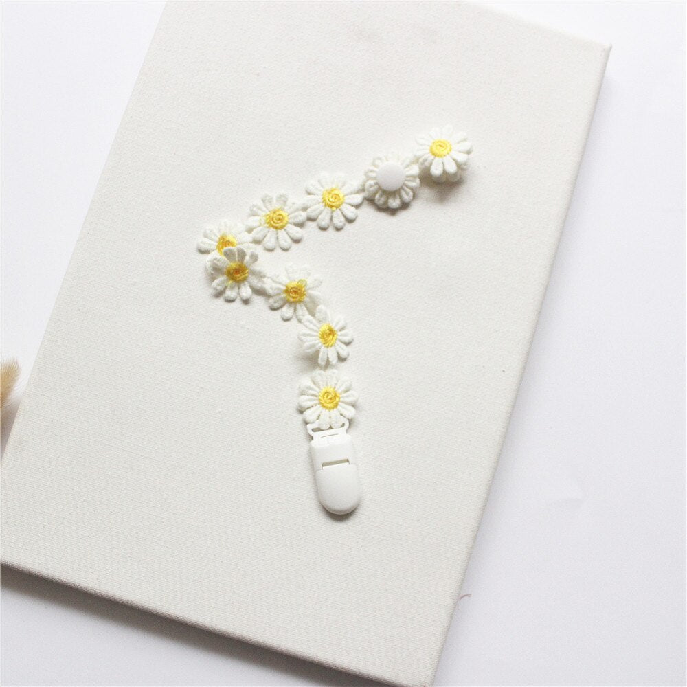 Pacifier Clip Small Daisy Lace