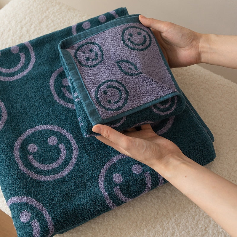 2 Side Smiling Patter Combed Cotton Towels