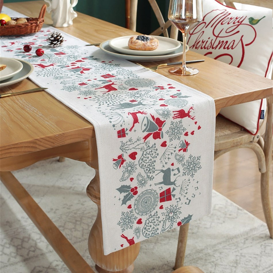Christmas Snowflakes Pattern Runner