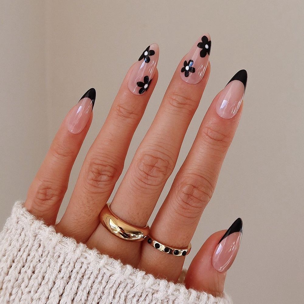 24Pcs/Set Black Flowers French Stiletto Nails
